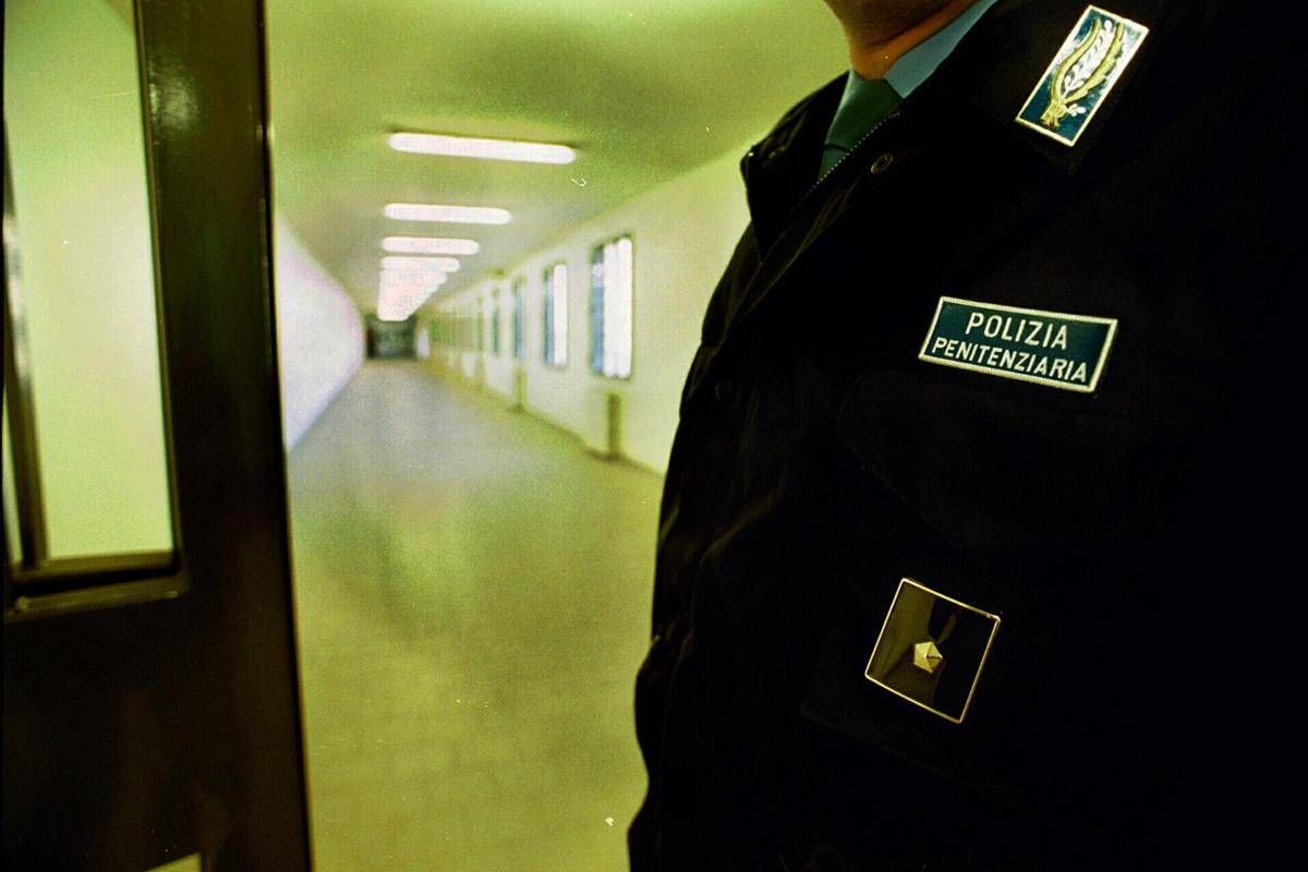 https://www.adnkronos.com/resources/02a9-21b7cc0ad2ce-4fa70208c970-1000/format/huge/carcere_bollate_polizia_penitenziaria_fg.jpeg