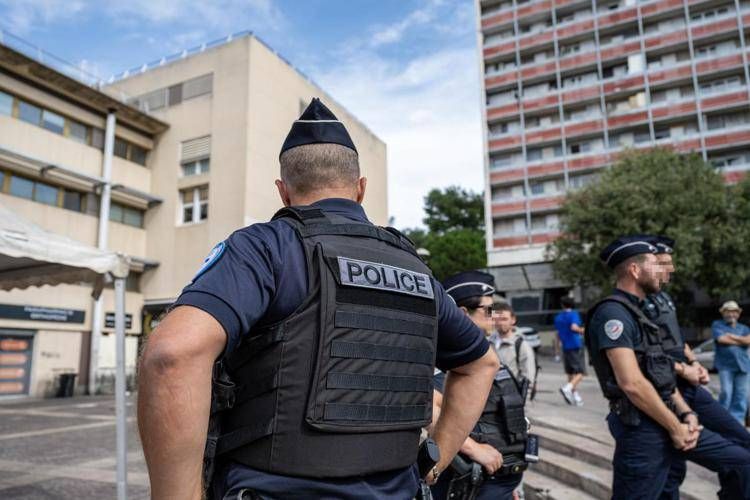 Polizia a Marsiglia  - (Afp)