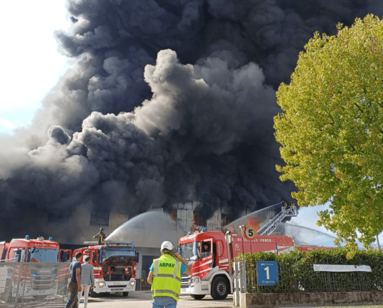 L'incendio a Malo - (Arpa Veneto)