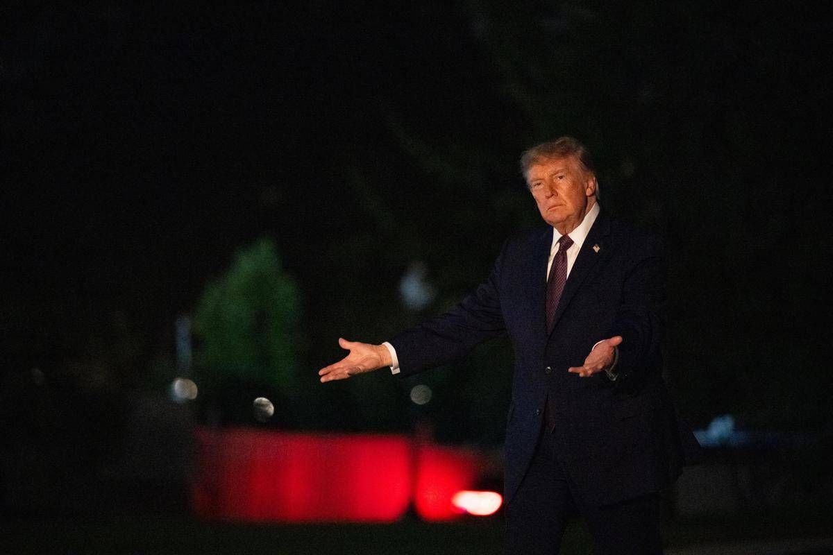 Trump: «L’Iran non avrà mai armi nucleari» e manda 20mila uomini in Medio Oriente