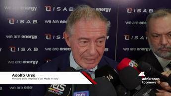 Il Ministro Urso visita l'ISAB di Priolo: 