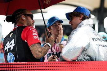 Formula 1, rinviata la partenza del Gp del Bahrain: cos'è successo
