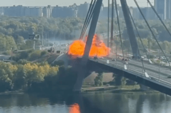 Il ponte colpito a Nord di Kiev - (X: Anton Gerashchenko)