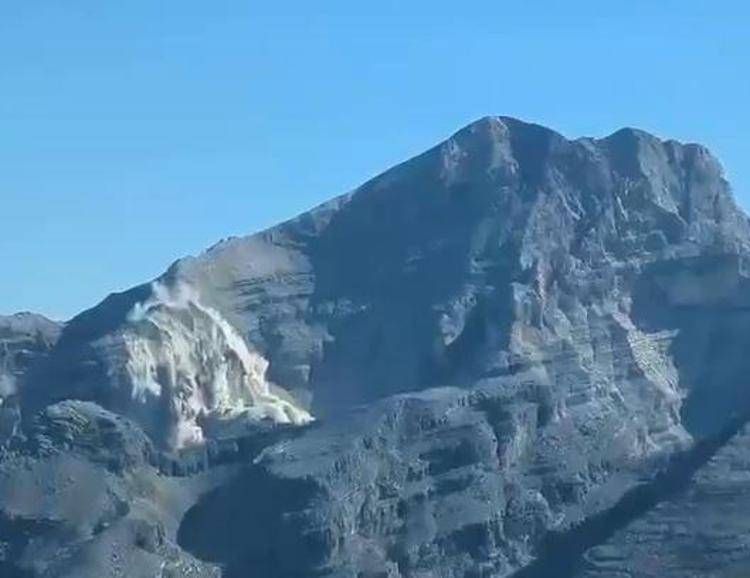 Frana sulle Tofane, escursionista salvata da eliambulanza