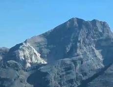 Frana sulle Tofane, escursionista salvata da eliambulanza
