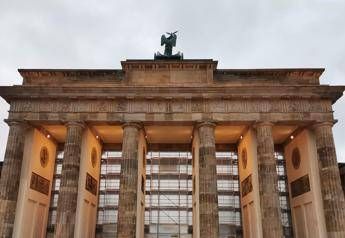 Germania, allarme intelligence: "Rischio conflitto violento con la Russia, in atto guerra ombra contro di noi"
