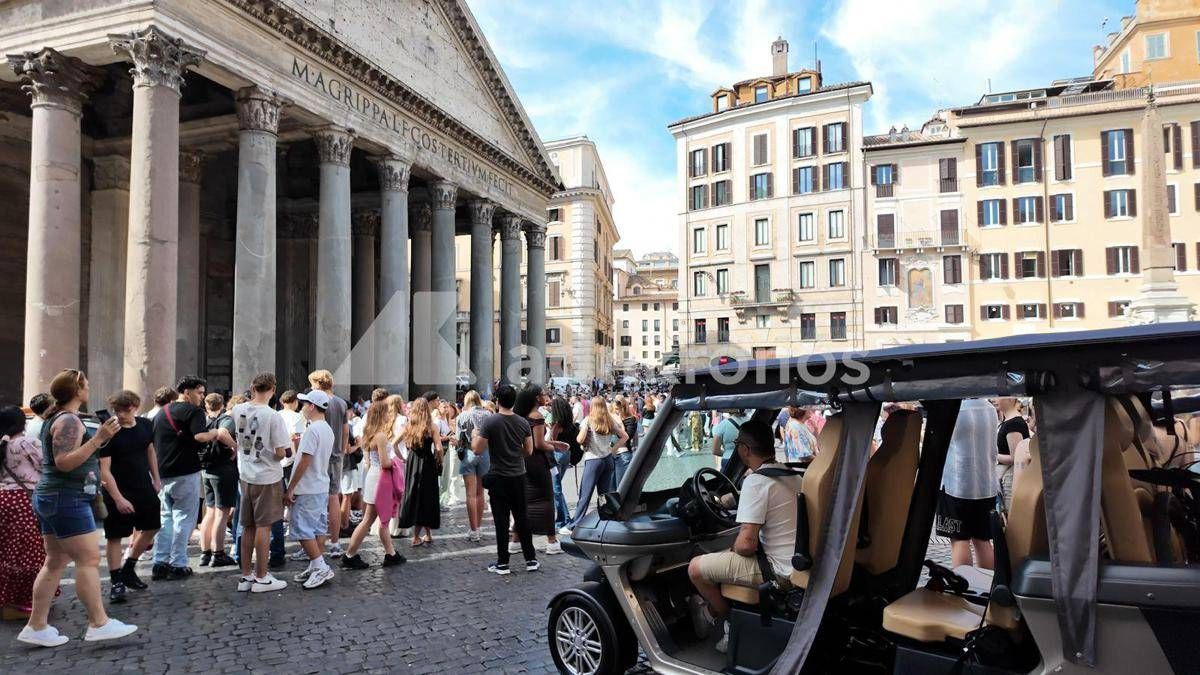 golf_car_roma_pantheon_adnkronos.jpeg