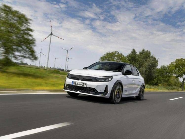 Opel Corsa GSE: 281 CV elettrici per la nuova hot hatch