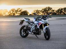 BMW F 450 R: la nuova naked A2 da 48 CV pesa 175 kg