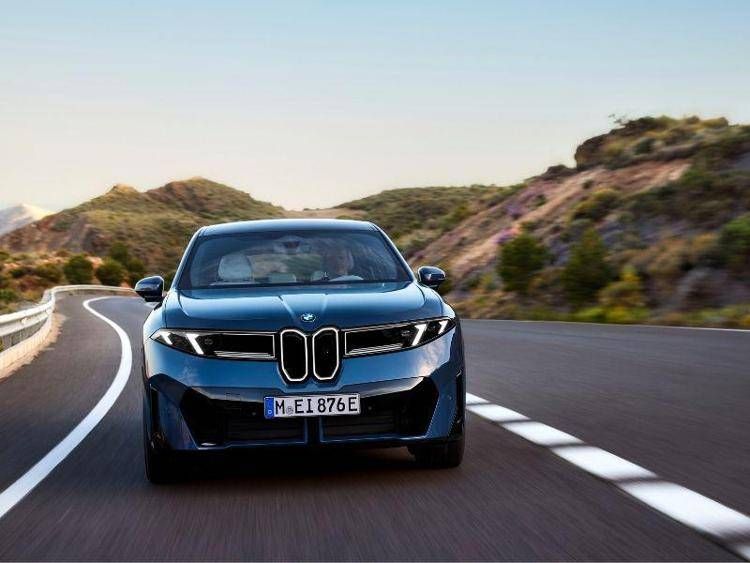 BMW aggiorna la gamma: più potenza per X3 M50 e novità per Serie 7 e X5