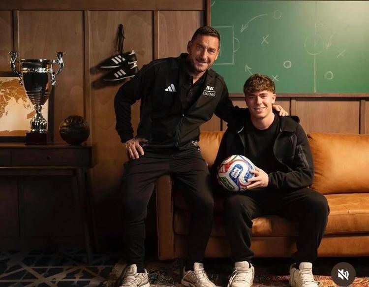 Francesco Totti con il figlio Cristian - Profilo Ig @cristiantotti_ 