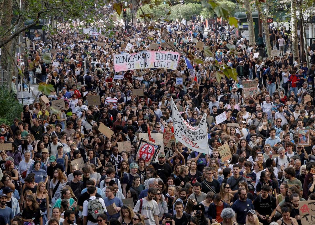 https://www.adnkronos.com/resources/02aa-21c3594356b4-182d4473ff8f-1000/format/huge/parigi_manifestazione5_afp.jpeg