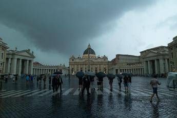 Meteo, arriva il maltempo: pioggia e temporali da Nord a Sud, poi torna il caldo