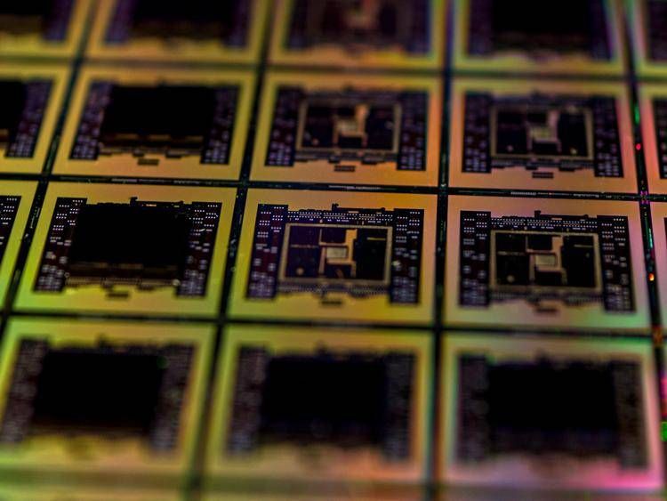 La diplomazia dei chip: l’Europa cerca alleanze nella nuova sfida tra Usa e Cina