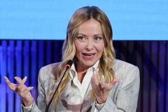 Caro carburanti, Meloni: "Pronti a intervenire con accise mobili"