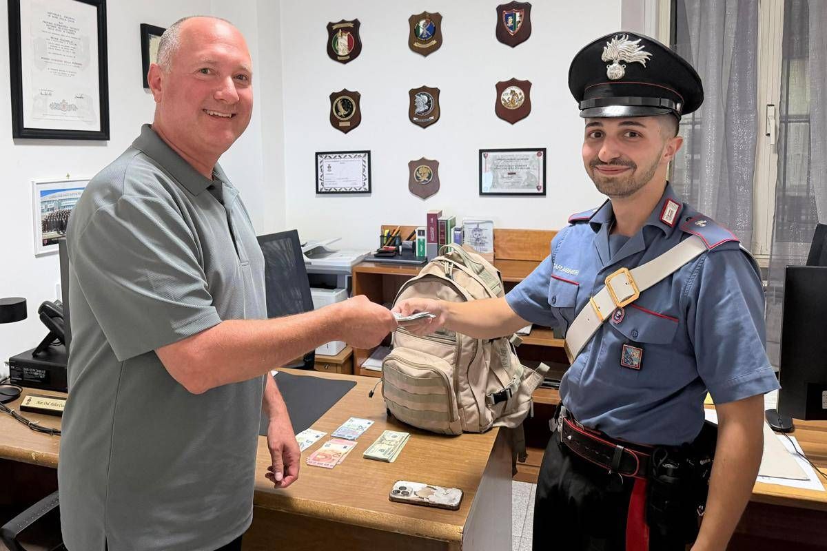 carabinieri_zaino_soldi_santa_marinella.jpeg