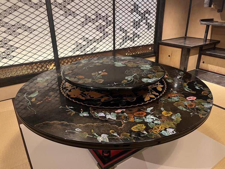 Giappone, riapre lo storico edificio Hyakudan Kaidan di Tokyo