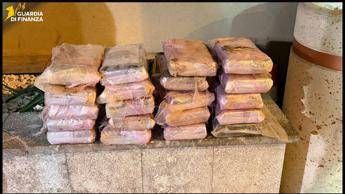 Gdf Palermo sequestra 23 kg di cocaina, arrestato corriere