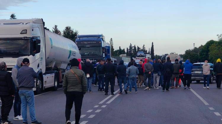 Il blocco sulla statale 106