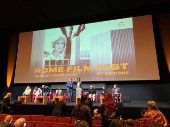 Alla Festa di Roma Genovese porta in scena i segreti dell’anima in ‘Il rumore delle cose nuove’