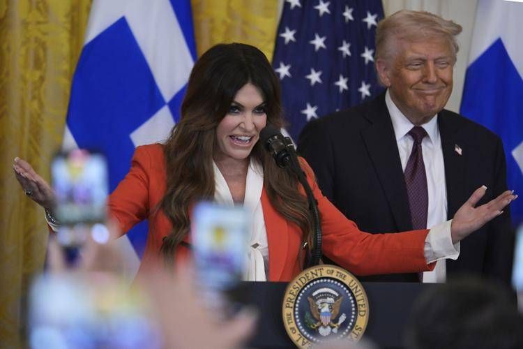 Kimberly Guilfoye con il presidente degli Stati Uniti Donald Trump  (Ipa)