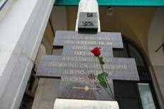 La stele a Piazza della Loggia - (Fotogramma/Ipa)