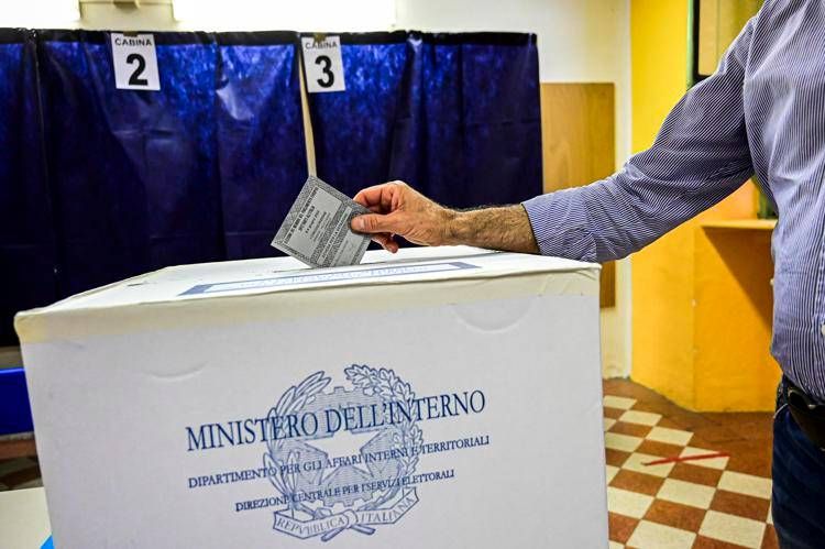 Legge elettorale, la partita invisibile dei partiti e le nuove norme integrative della Consulta