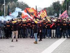 Protesta a Genova - fotogramma/ipa