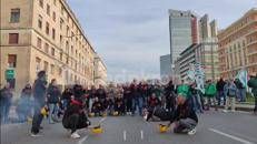 Ex Ilva, terzo giorno di protesta a Genova: 