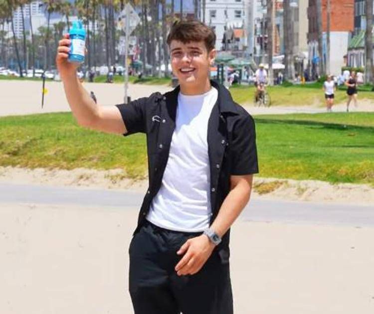 Harrison Nott - Instagram