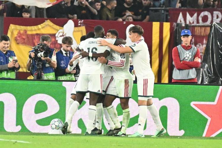 I giocatori del Real festeggiano il gol del 4-3 di Rudiger - Ipa