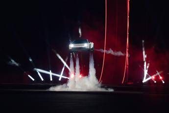 Nuova Tesla Roadster - Tesla /X