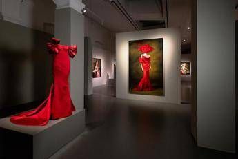 'Aura' per Valentino esplora la metamorfosi della bellezza