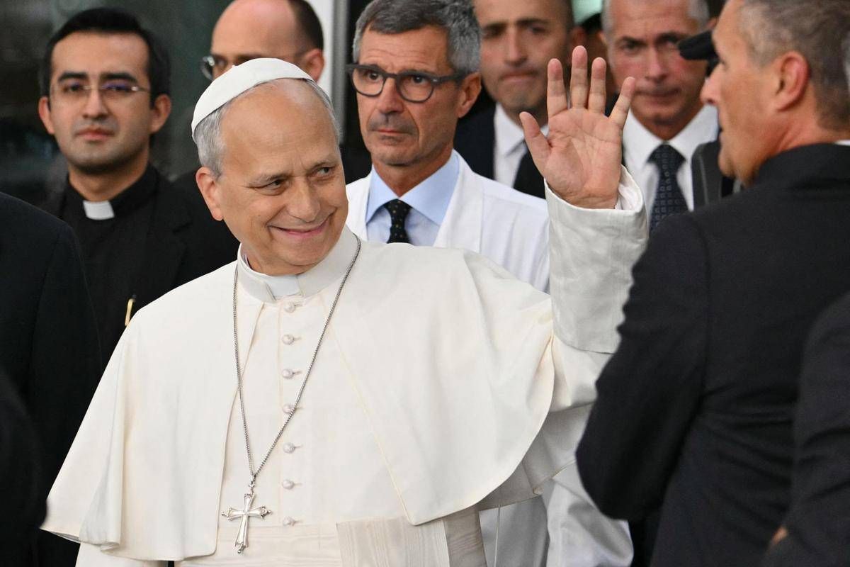 Papa Leone XIV dimesso dal Gemelli dopo cinque giorni di ricovero