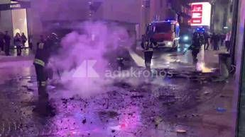 Scontri a Milano, assalti ai negozi e attacchi alla polizia: il caos in centro - Video