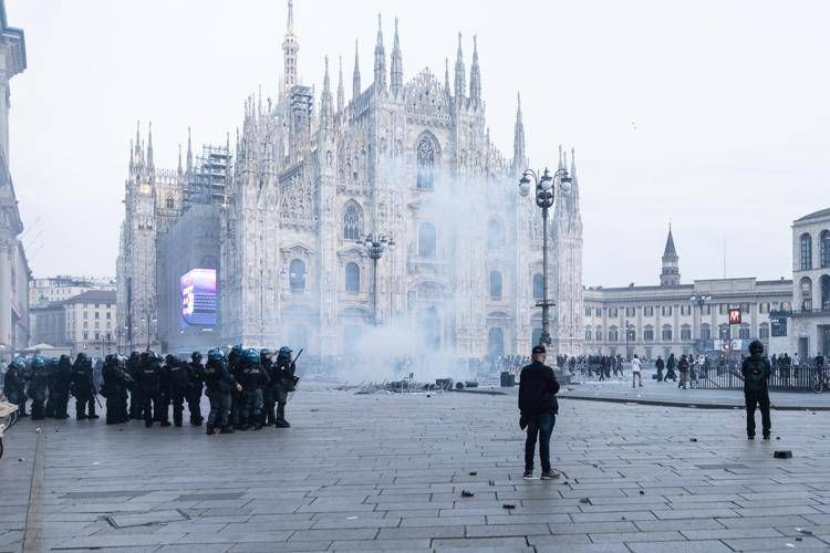 I disordini di Milano - Ipa/Fotogramma