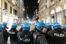 Polizia durante disordini a Milano - (Fotogramma/Ipa)