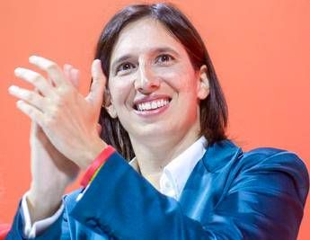 Centrosinistra, Schlein ufficializza corsa per Palazzo Chigi: "Io candidata premier, con o senza primarie"