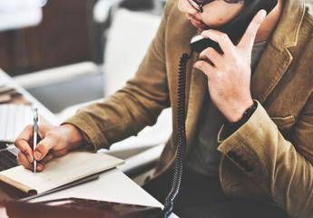 Telefonata di lavoro - © rawpixel, 123RF Free Images