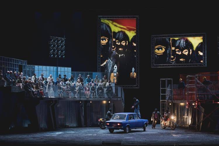 (Una scena dell'allestimento di 'Romanzo criminale' - ufficio stampa del Maggio Musicale Fiorentino)