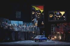 (Una scena dell'allestimento di 'Romanzo criminale' - ufficio stampa del Maggio Musicale Fiorentino)