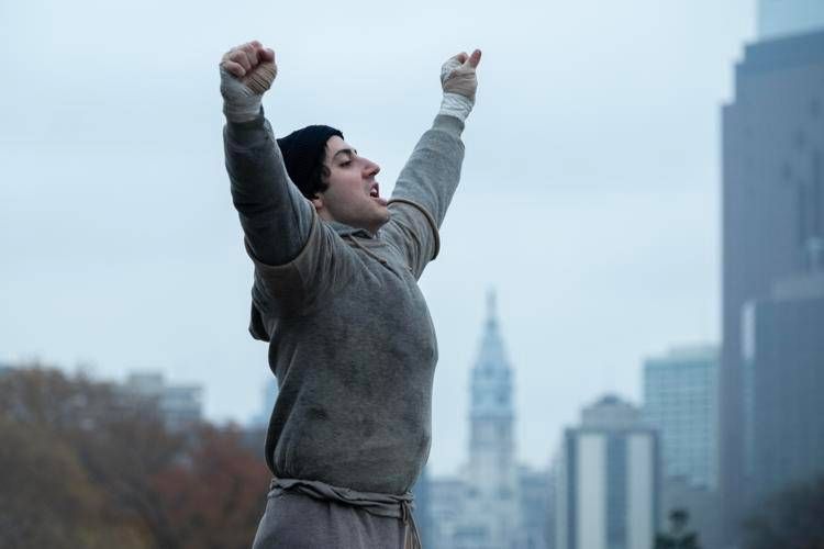 L'attore Anthony Ippolito nei panni di Sylvester Stallone