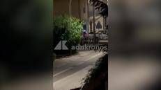 Assaltano un'armeria nel Cagliaritano, in un video le urla e gli spari nella notte