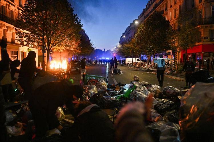 Scontri a Parigi - (Afp)
