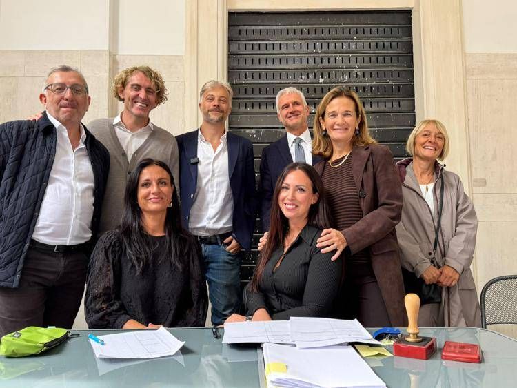 Consegnate nuove concessioni decennali a operatori futuro mercato via Cola di Rienzo - (Ufficio stampa)