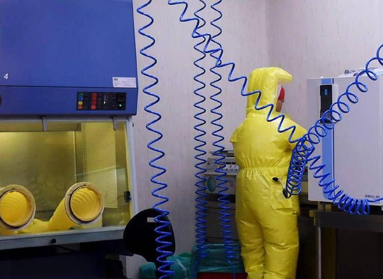 Laboratorio di ricerca, repertorio - (Fotogramma/Ipa)