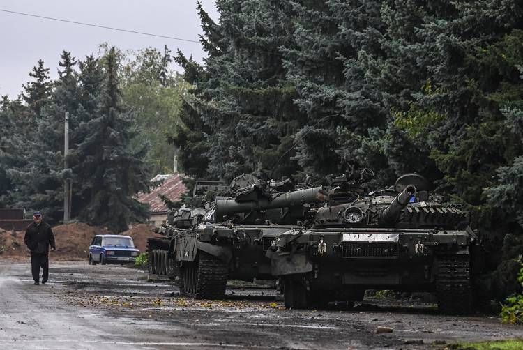 Tank russi - (Afp)