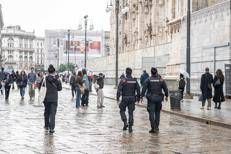Carabinieri a Milano - (Ipa)