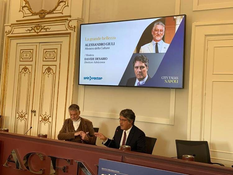 Il ministro della Cultura Alessandro Giuli e il direttore Adnkronos Davide Desario - (Foto Adnkronos)
