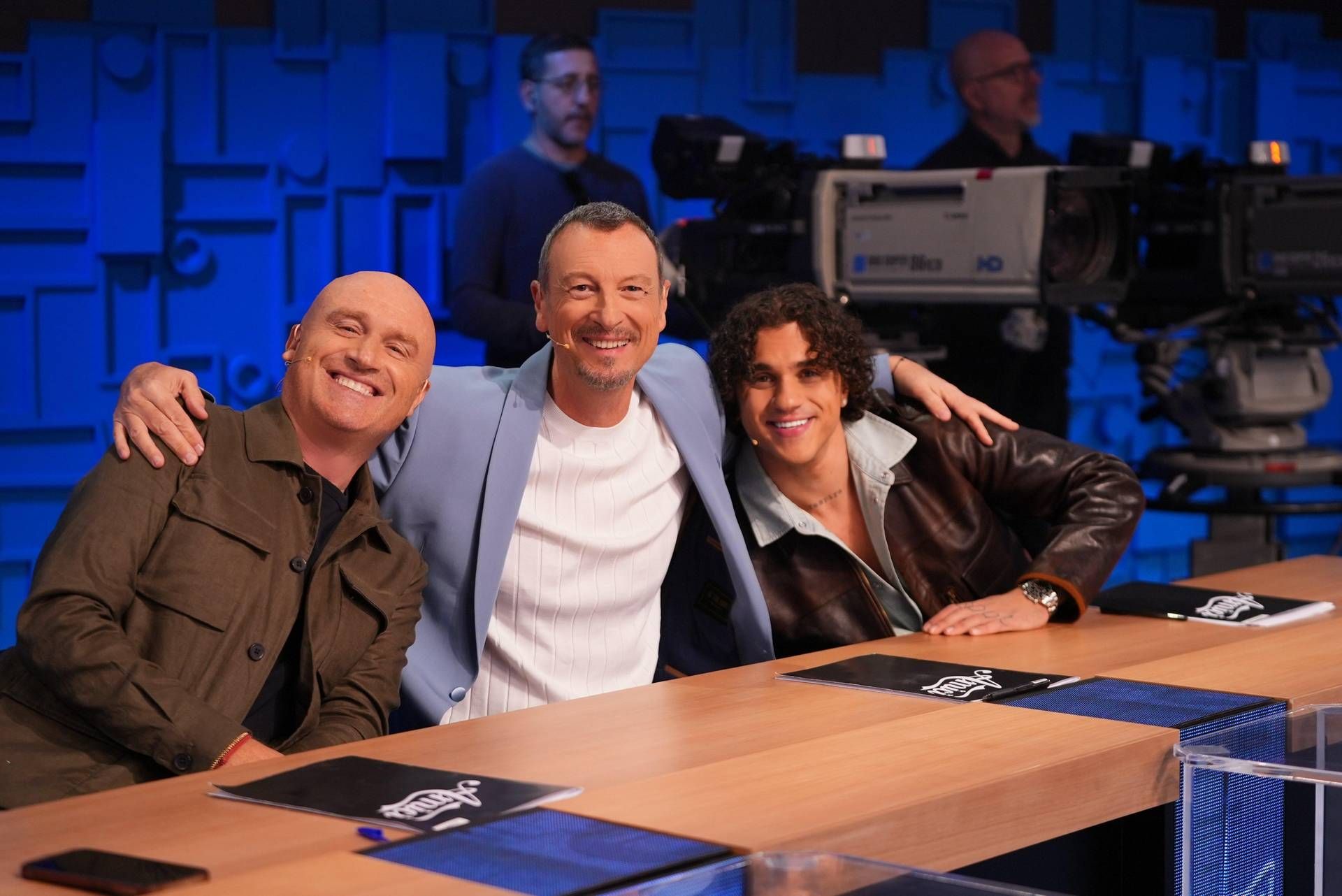Amici: Il Volo e Kledi Kadiu giudici, Alex sfida
